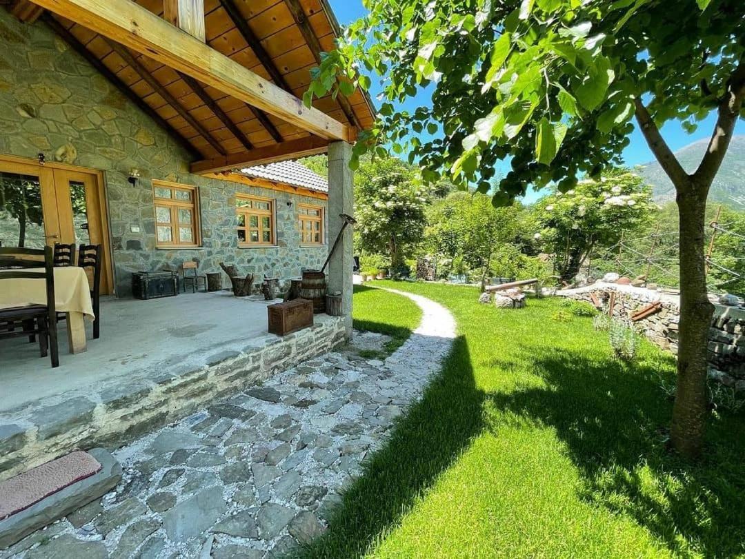 Bujtina Peshtan Guesthouse&Camping Tepelene Exterior photo