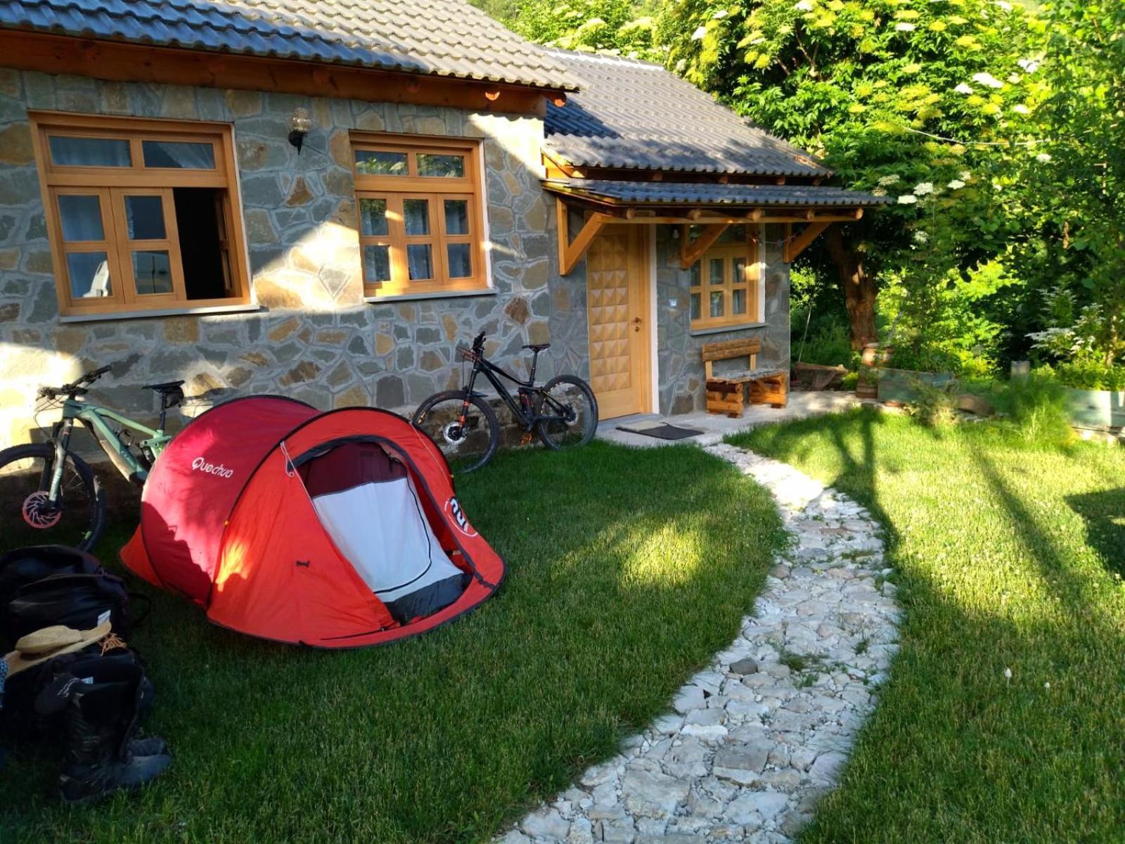 Bujtina Peshtan Guesthouse&Camping Tepelene Exterior photo